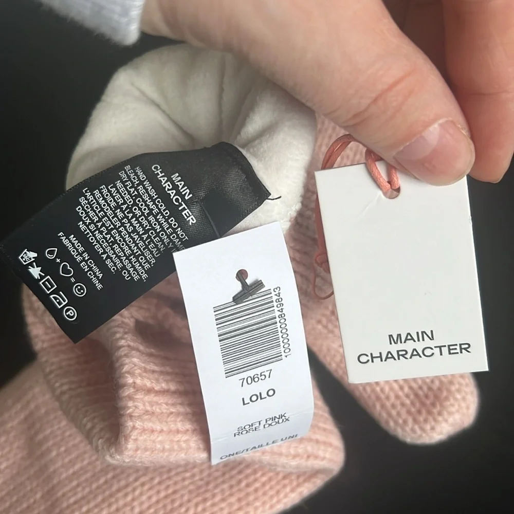 NEW Aritzia Lolo Mitten Main Character In soft Pink Rose Doux ONE SIZE